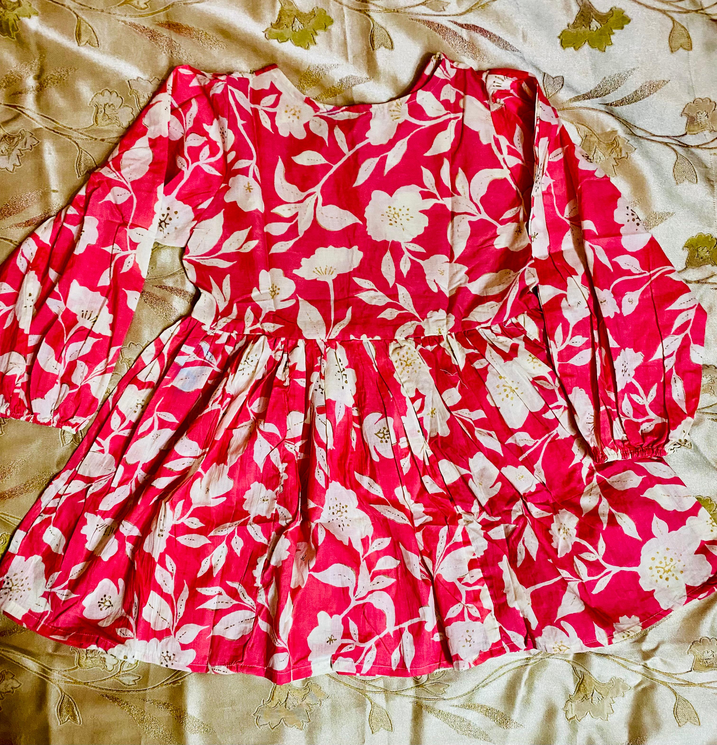 Red and White Floral Round Neck Dori Top